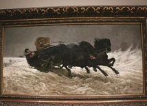 Pochodzący z kolekcji prywatnej „Powrót  z balu” (1873 r.) jest ozdobą krakowskiej wystawy twórczości Józefa Chełmońskiego. Należał niegdyś do sławnej aktorki Heleny Modrzejewskiej. 