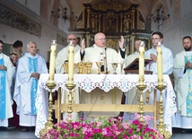– Mamy naśladować Maryję jako Tę, która nosi w sercu Jezusa Chrystusa, Księcia Pokoju  – mówił abp Józef Górzyński. 