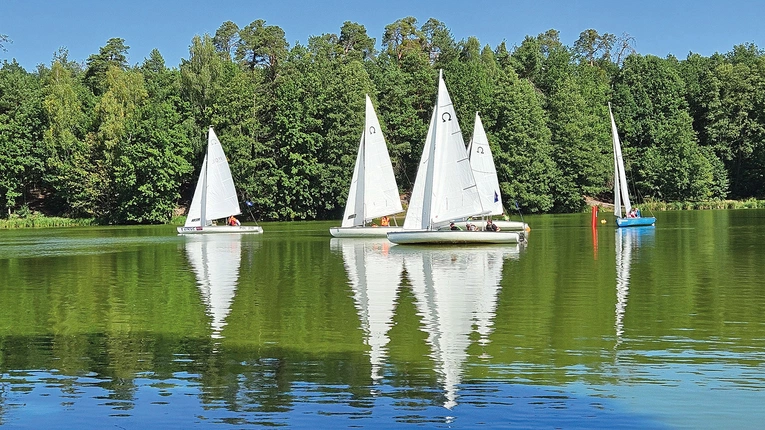 Rozegrano łącznie sześć wyścigów, każda załoga uczestniczyła w trzech z nich.
