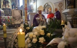 Śp. bp Jan Szkodoń spoczął w Chyżnem