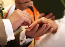 Ślubów cywilnych jest więcej niż konkordatowych