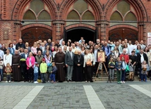 Bp Kiciński: Ekipy Notre-Dame to mały synod Kościoła