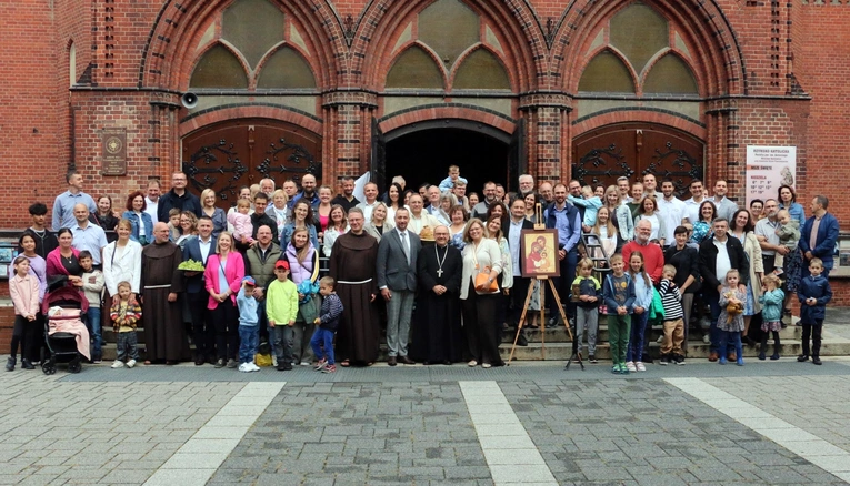 Bp Kiciński: Ekipy Notre-Dame to mały synod Kościoła