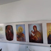 Ofiarowano jej złotą koronę