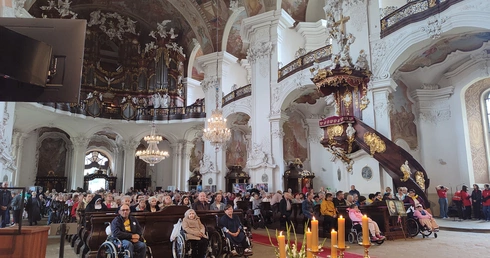 Jubileuszowe spotkanie osób niepełnospranych