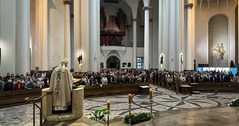 Katowice. Jubileuszowa pielgrzymka dekanatów