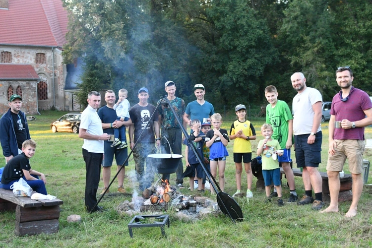 "Misja 47 godzin z ojcem..." w Gębicach