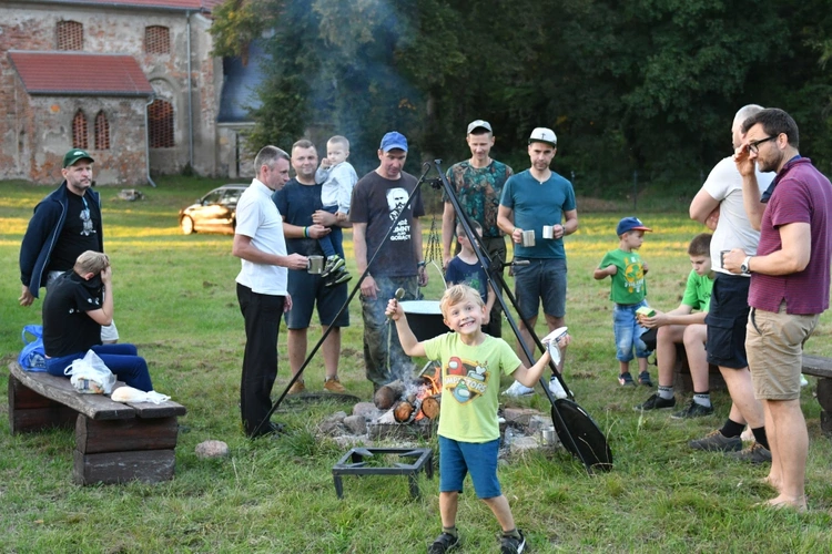 "Misja 47 godzin z ojcem..." w Gębicach