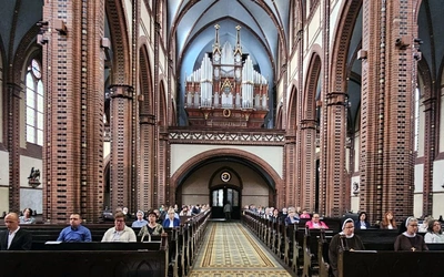 Bp Iwanecki: Dla niejednego ucznia jesteśmy osobami pierwszego kontaktu z Kościołem