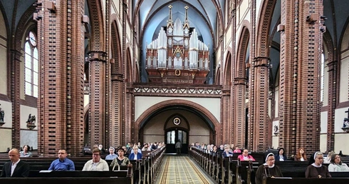 Bp Iwanecki: Dla niejednego ucznia jesteśmy osobami pierwszego kontaktu z Kościołem