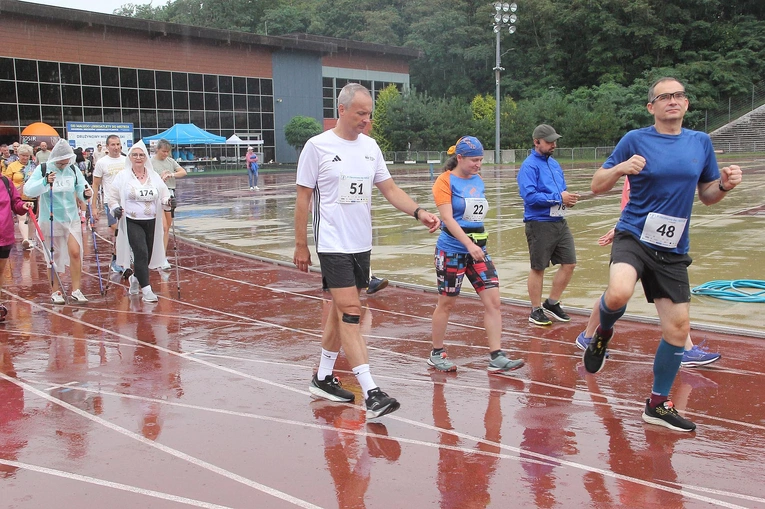 IV Charytatywny Bieg z Nadzieją - cz. 2