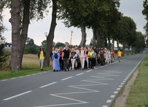 V Młodzieżowa Pielgrzymka z Płońska do Czerwińska n. Wisłą 