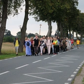 V Młodzieżowa Pielgrzymka z Płońska do Czerwińska n. Wisłą 