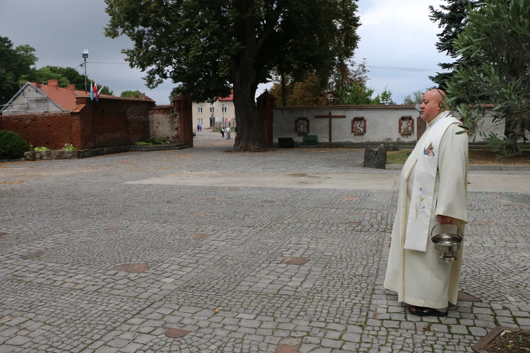 V Młodzieżowa Pielgrzymka z Płońska do Czerwińska n. Wisłą 