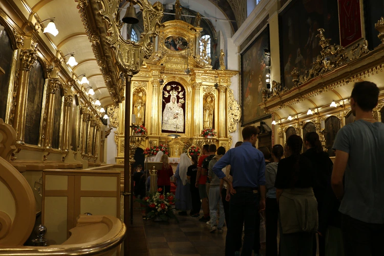 V Młodzieżowa Pielgrzymka z Płońska do Czerwińska n. Wisłą 