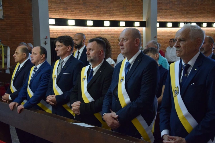 Męski Różaniec w parafii Pelagów