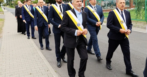 Męski Różaniec w parafii Pelagów