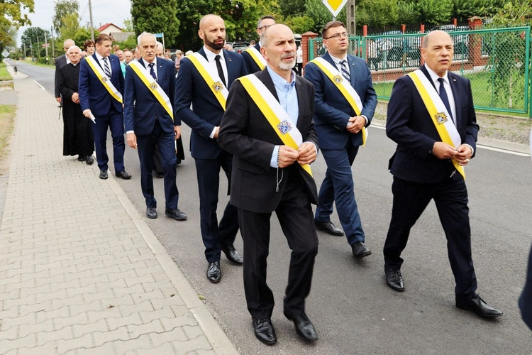 Męski Różaniec w parafii Pelagów