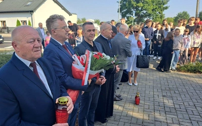 Społeczeństwo ziemi koneckiej pamięta o bohaterskich żołnierzach. 