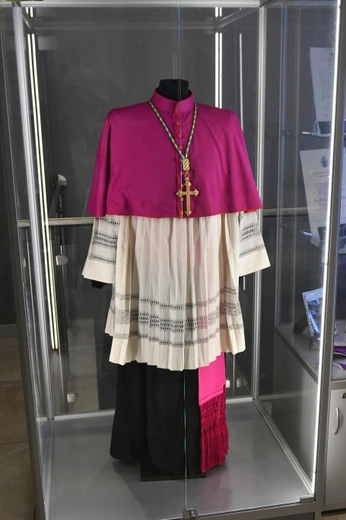 Konsekracja ołtarza w katedrze