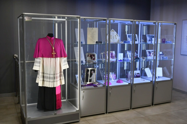 Konsekracja ołtarza w katedrze