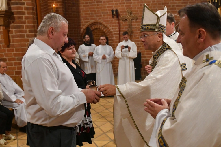 Konsekracja ołtarza w katedrze