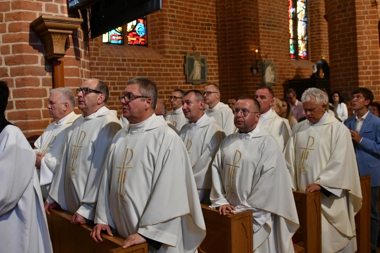 Konsekracja ołtarza w katedrze