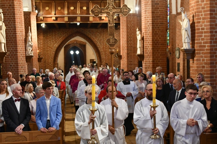 Konsekracja ołtarza w katedrze