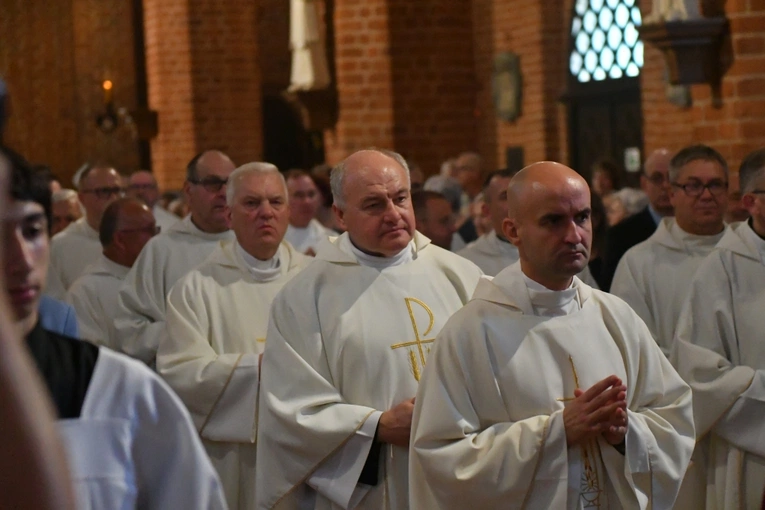 Konsekracja ołtarza w katedrze