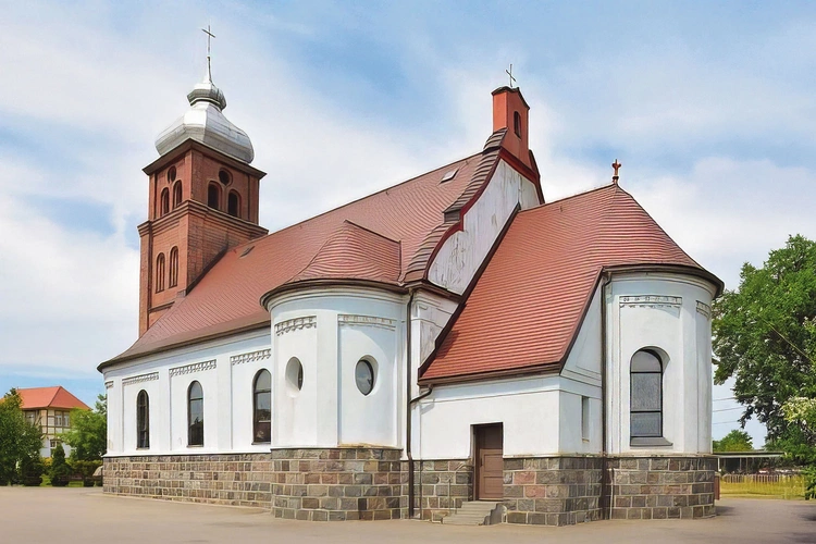 Wizytacja archidiakonatu pomorskiego przeprowadzona przez J. Rybińskiego w latach 1780–1781 odnotowała, że we wsi mieszkało 43 katolików.