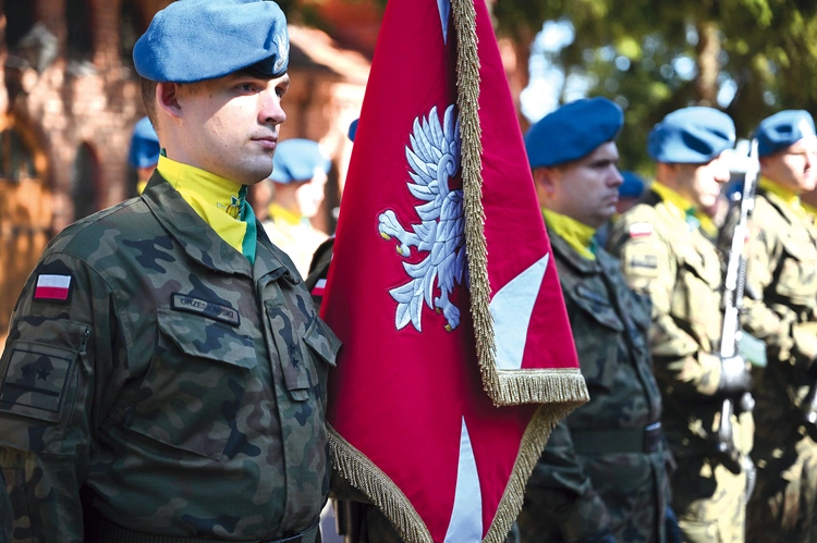 W uroczystości wzięła udział kompania honorowa.
