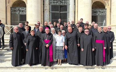  Najważniejszym momentem wyjazdu była audiencja generalna na placu św. Piotra. 