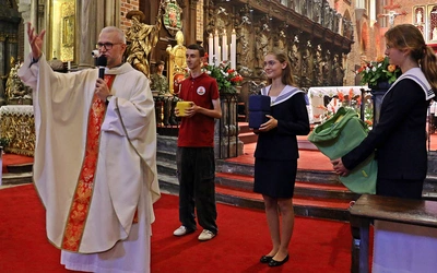 Szkoły katolickie zainaugurowały nowy rok szkolny. Modlił się z nimi abp Kupny