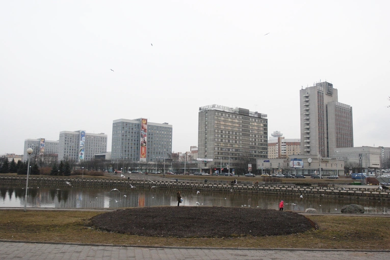 Rzecznik MSZ: na liście uwolnionych trójka obywateli Polski i ósemka