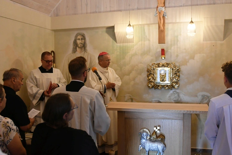Biskup poświęcił kapilicę w Ciepielowie k. Nowej Soli