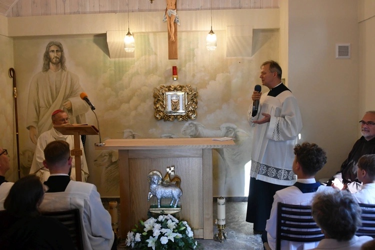 Biskup poświęcił kapilicę w Ciepielowie k. Nowej Soli