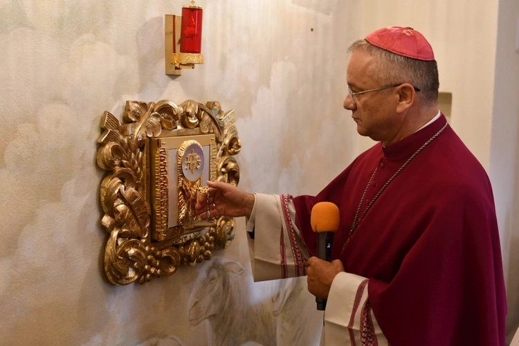 Biskup poświęcił kapilicę w Ciepielowie k. Nowej Soli