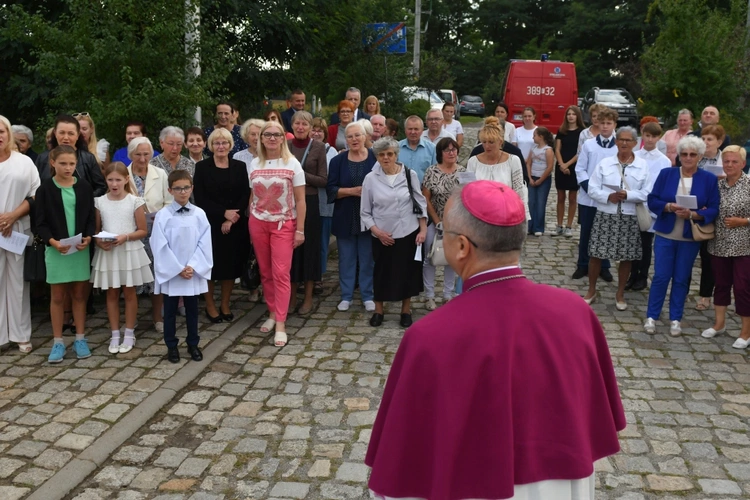 Biskup poświęcił kapilicę w Ciepielowie k. Nowej Soli