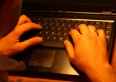 Trzy miesiące więzienia w zawieszeniu za znieważenie Żydów wpisami w internecie
