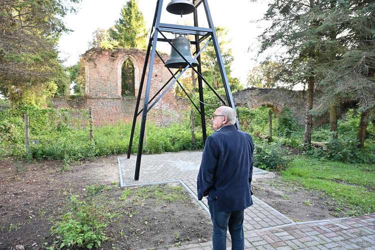 Dzwon "Soli Deo Gloria" znów bije