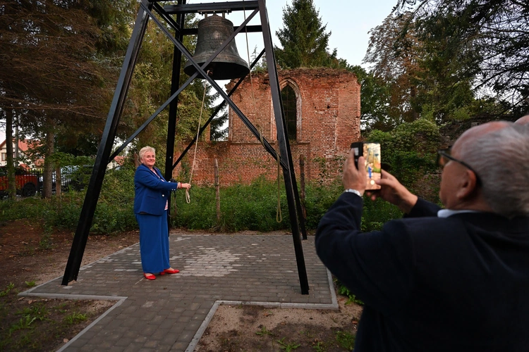 Dzwon "Soli Deo Gloria" znów bije