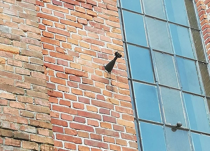 Pociski w Bożym domu