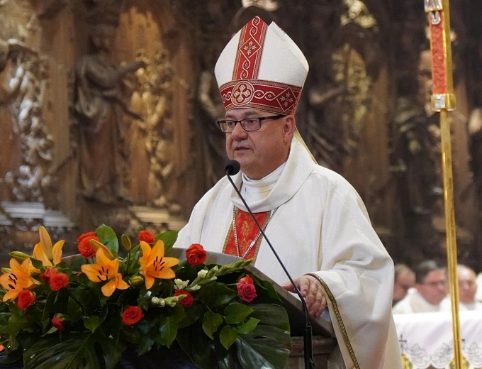 Początek plenarnych obrad synodu archidiecezji wrocławskiej