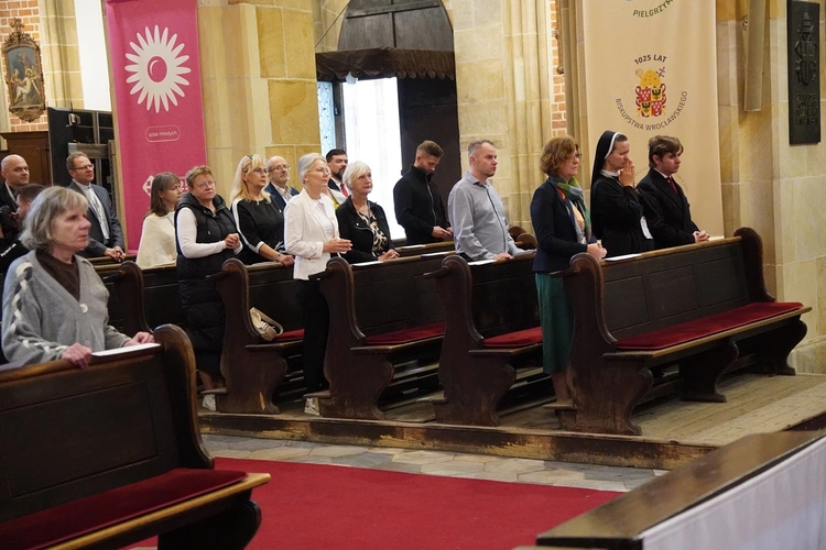 Początek plenarnych obrad synodu archidiecezji wrocławskiej