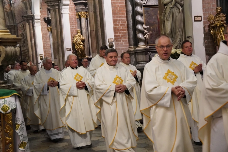 Początek plenarnych obrad synodu archidiecezji wrocławskiej