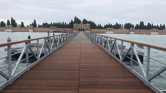 Nowy most wotywny w Wenecji