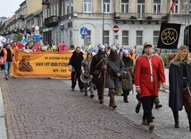 Ulicami Radomia przeszedł Marsz Tysiąclecia Królestwa Polskiego