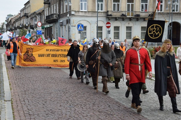 Ulicami Radomia przeszedł Marsz Tysiąclecia Królestwa Polskiego