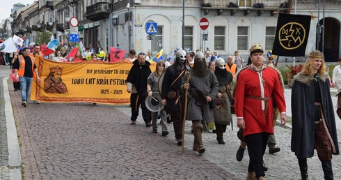 Ulicami Radomia przeszedł Marsz Tysiąclecia Królestwa Polskiego