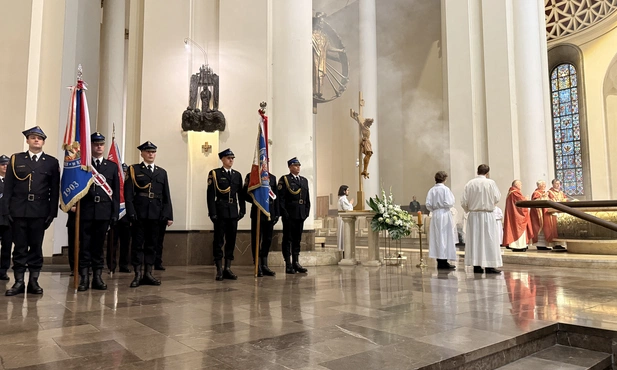 Bp Szkudło: Krzyż w sercu człowieka zawsze jest kluczem do wolności 
